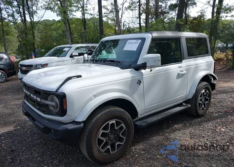 2023 Ford Bronco Outer Banks z USA, uszkodzony, nr VIN 1FMDE5AP1PLA95197